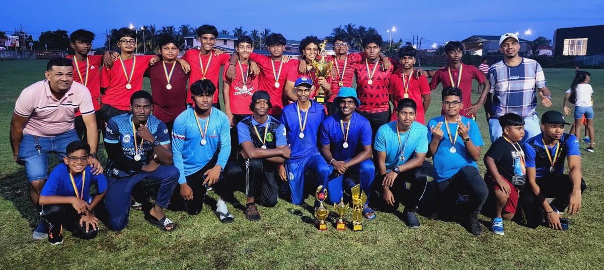 Members of both teams and sponsors following the presentation ceremony.
