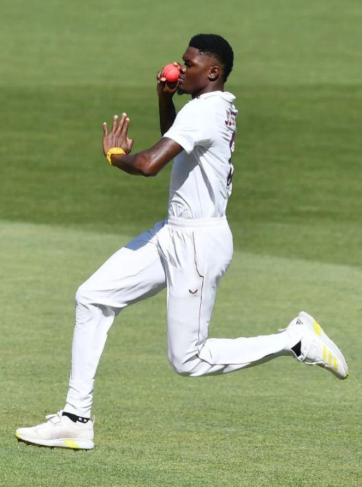 Mominul, Jaker help Bangladesh avoid follow on