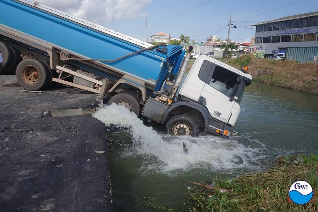 Electrician killed after trucks collide on Sheriff Street