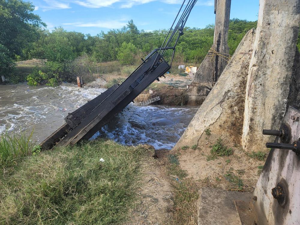 Broken sluice door causes flooding in five WCB communities