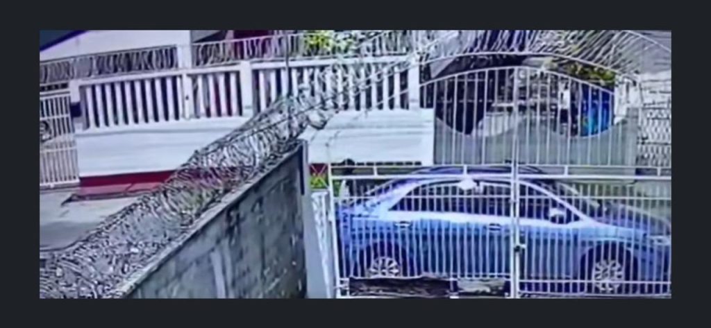 Children break into car, steal bag full of cigarettes