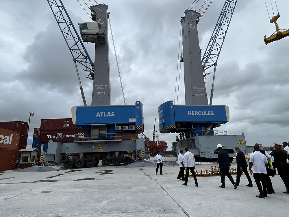John Fernandes, Muneshwers commission $US14M mobile harbour cranes