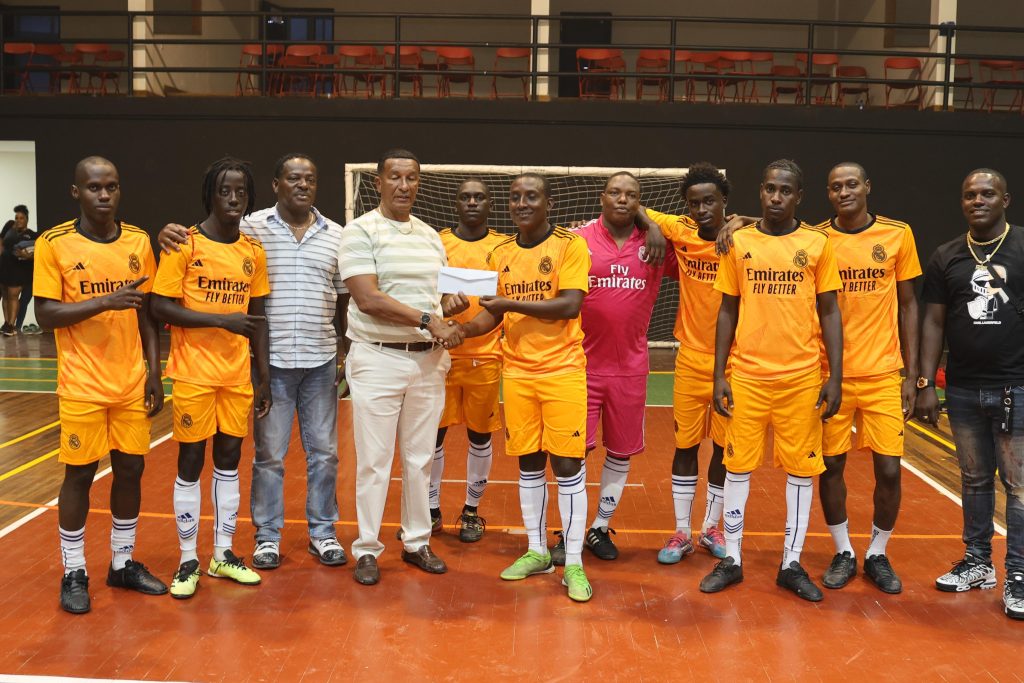 Back Circle bests Gold is Money to retain crown
